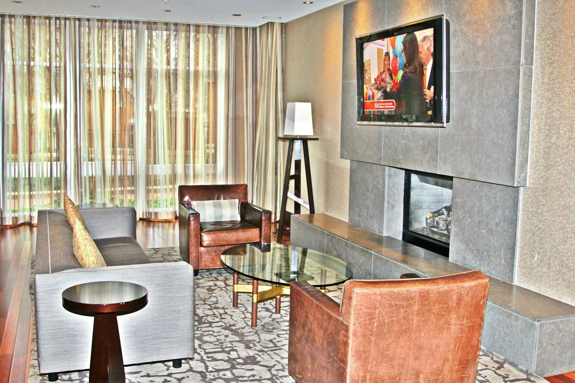 Weichert Suites At Wisconsin Place チェビー・チェイス エクステリア 写真